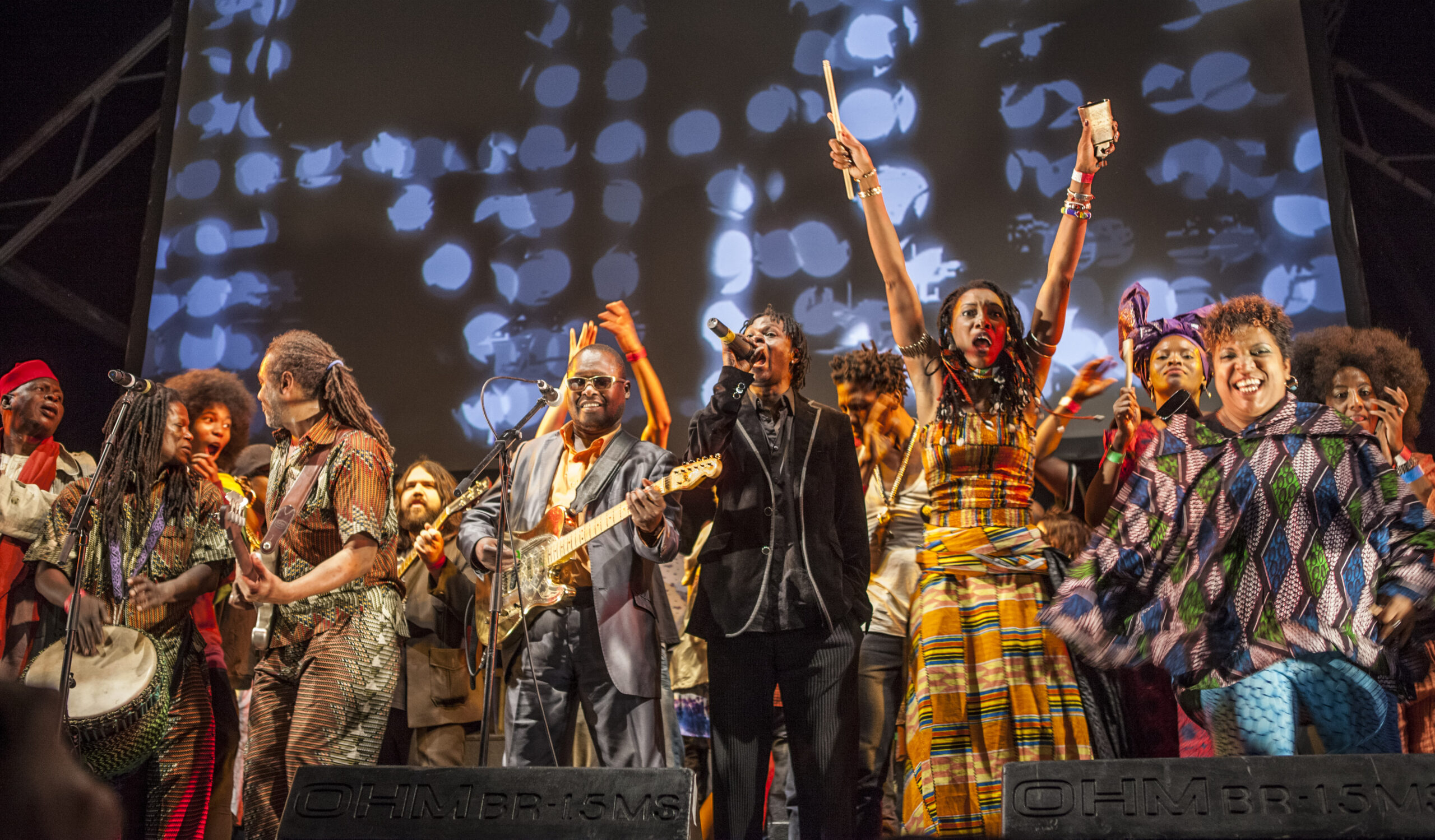 Africa Express, photocredit John Sturrock - Granary Square finale Amadou, Baaba Maal, Fatoumata Diawara, Mim Suleiman 120908_1128